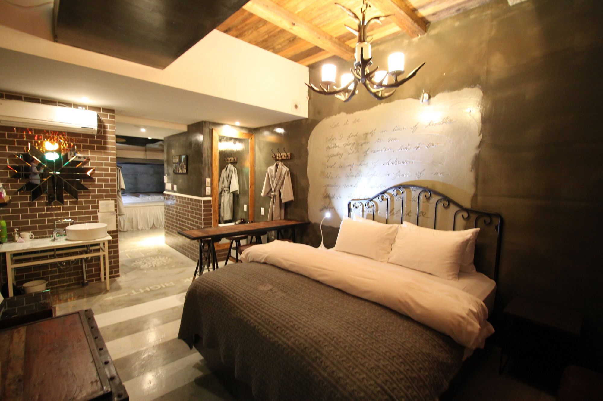 February Hotel Hwanggeum Daegu Esterno foto